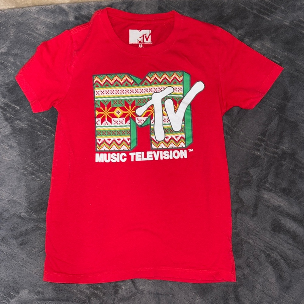 MTV short sleeve holiday shirt